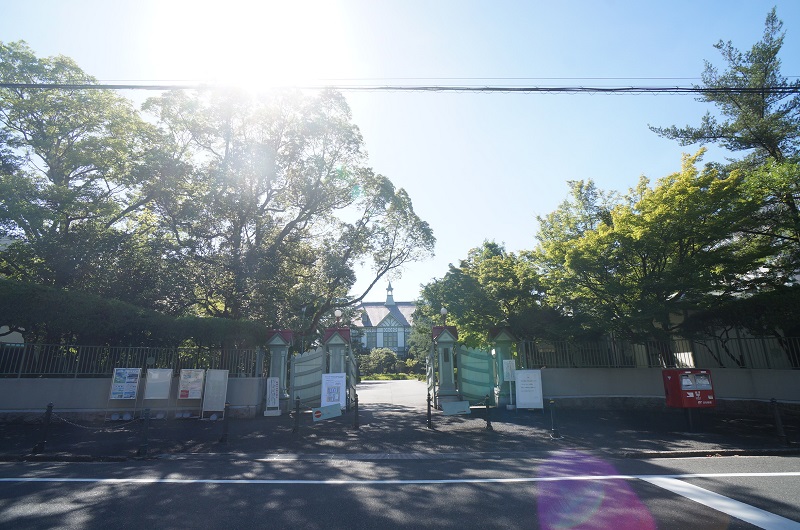 晩成小学校